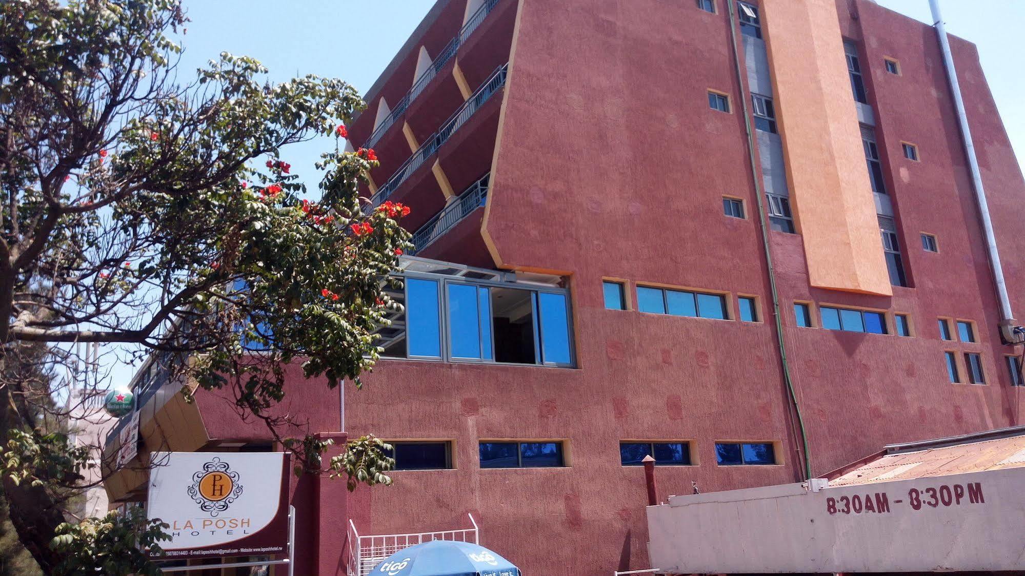 La Posh Hotel Kigali Bagian luar foto